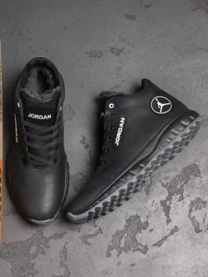 мужские зимние кроссовки J-030